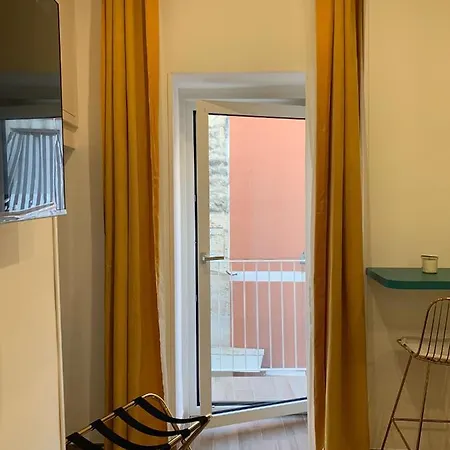 Dimora Petra -suites- בית הארחה בארי