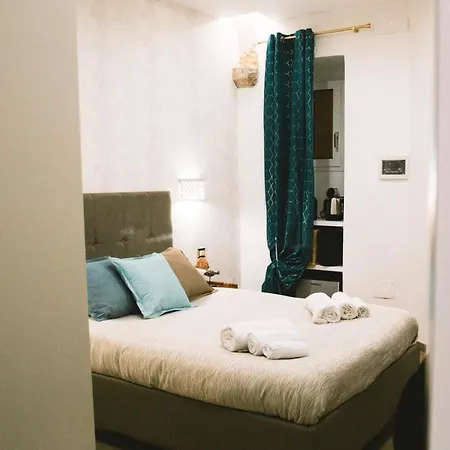 Dimora Petra -suites- בית הארחה 3*